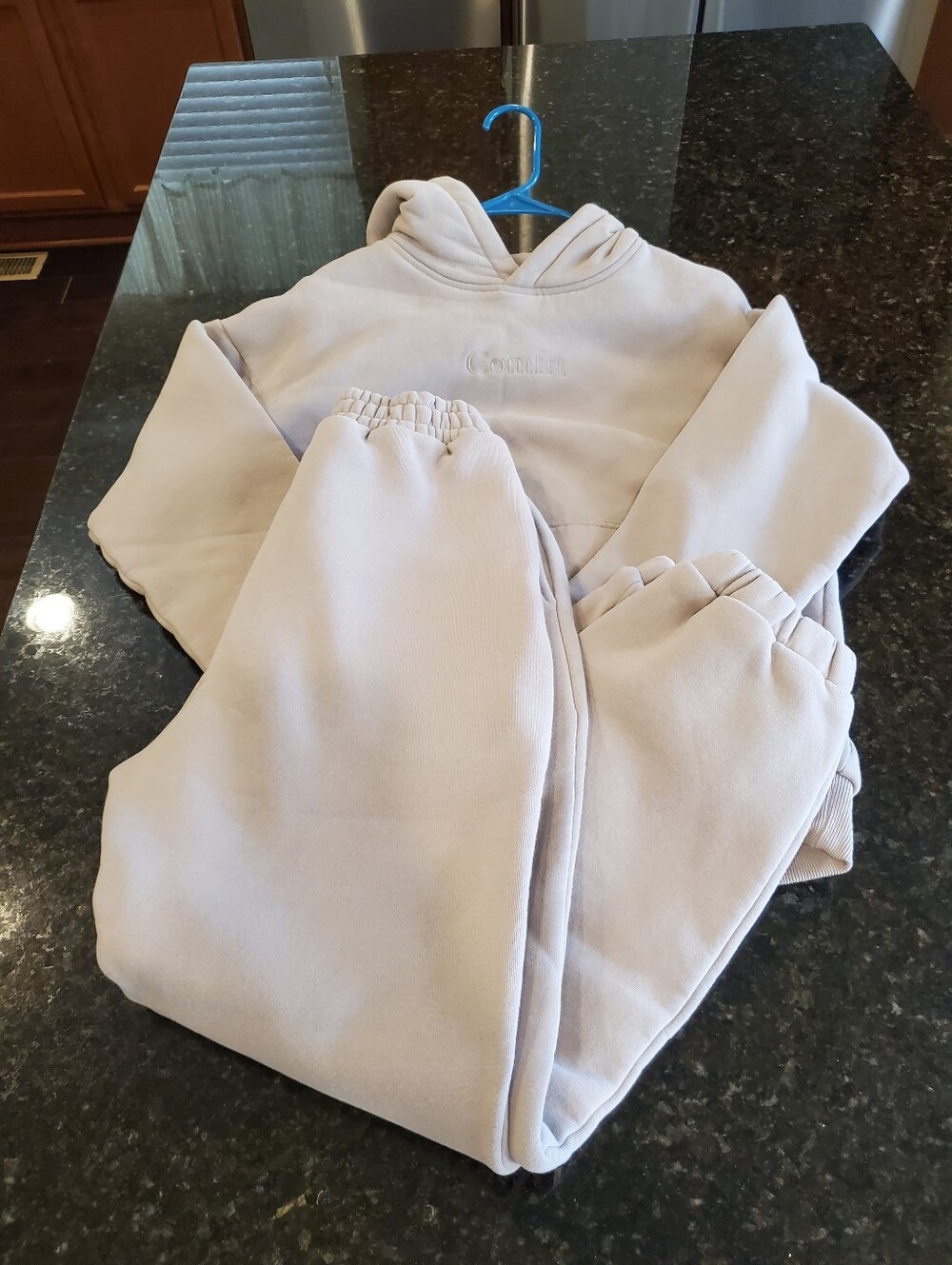 Comfrt Hoodie And Swearpants Set